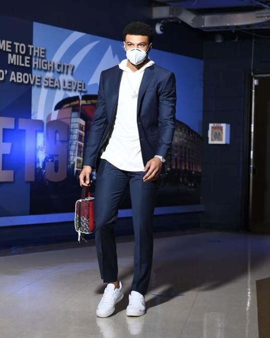 时尚nba保罗乔治全身明黄色实属真黄色泡椒