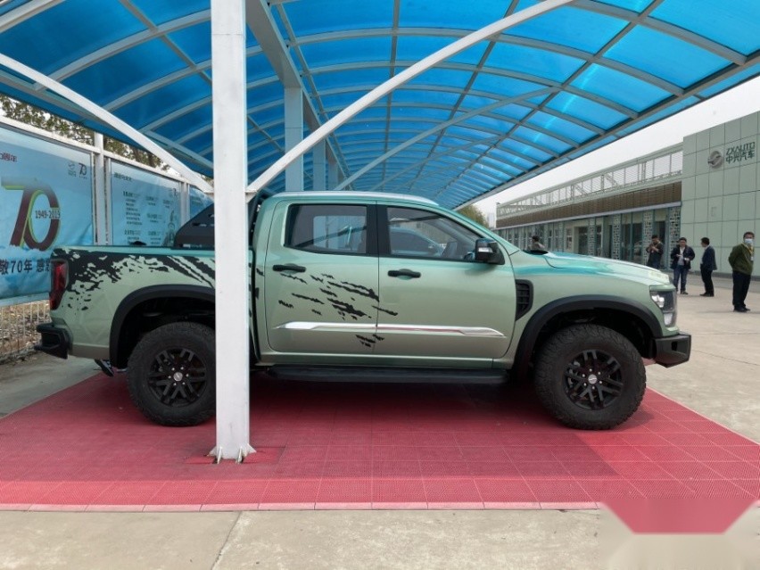 颇具美式肌肉感全尺寸皮卡中兴g9亮相