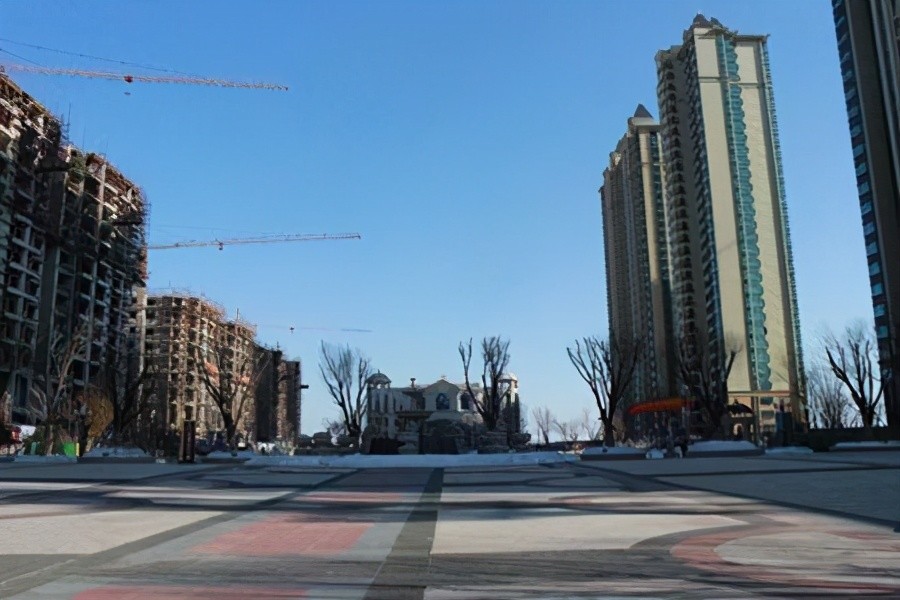 2021房地产外边的人想进来里面的人想出去