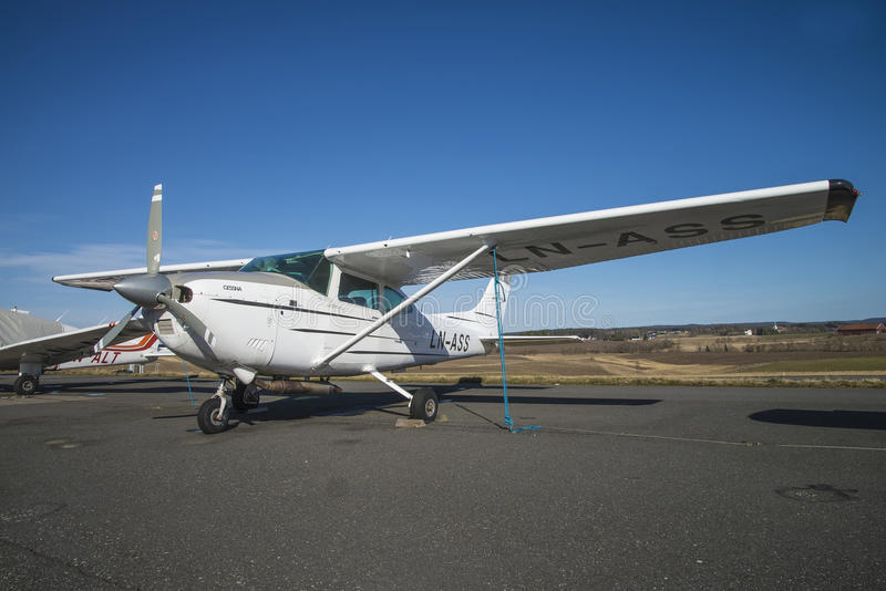 飞机失事飞行员被困亚马逊森林36天他竟吃掉了3枚神奇鸟蛋