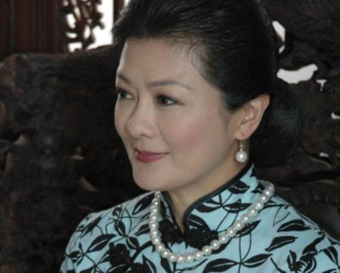 老戏骨葛蕾近况曝光62岁未婚无儿女沉迷购物家中衣物堆积如山