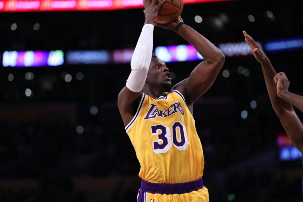 拒绝联手詹姆斯，如今场均23＋11，NBA小将如今崛起或拿顶薪！