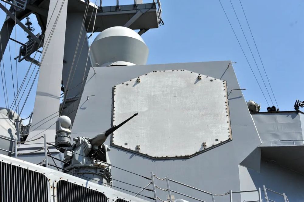 美军宙斯盾舰与辽宁舰相遇6年前我曾登上这艘马斯廷号驱逐舰