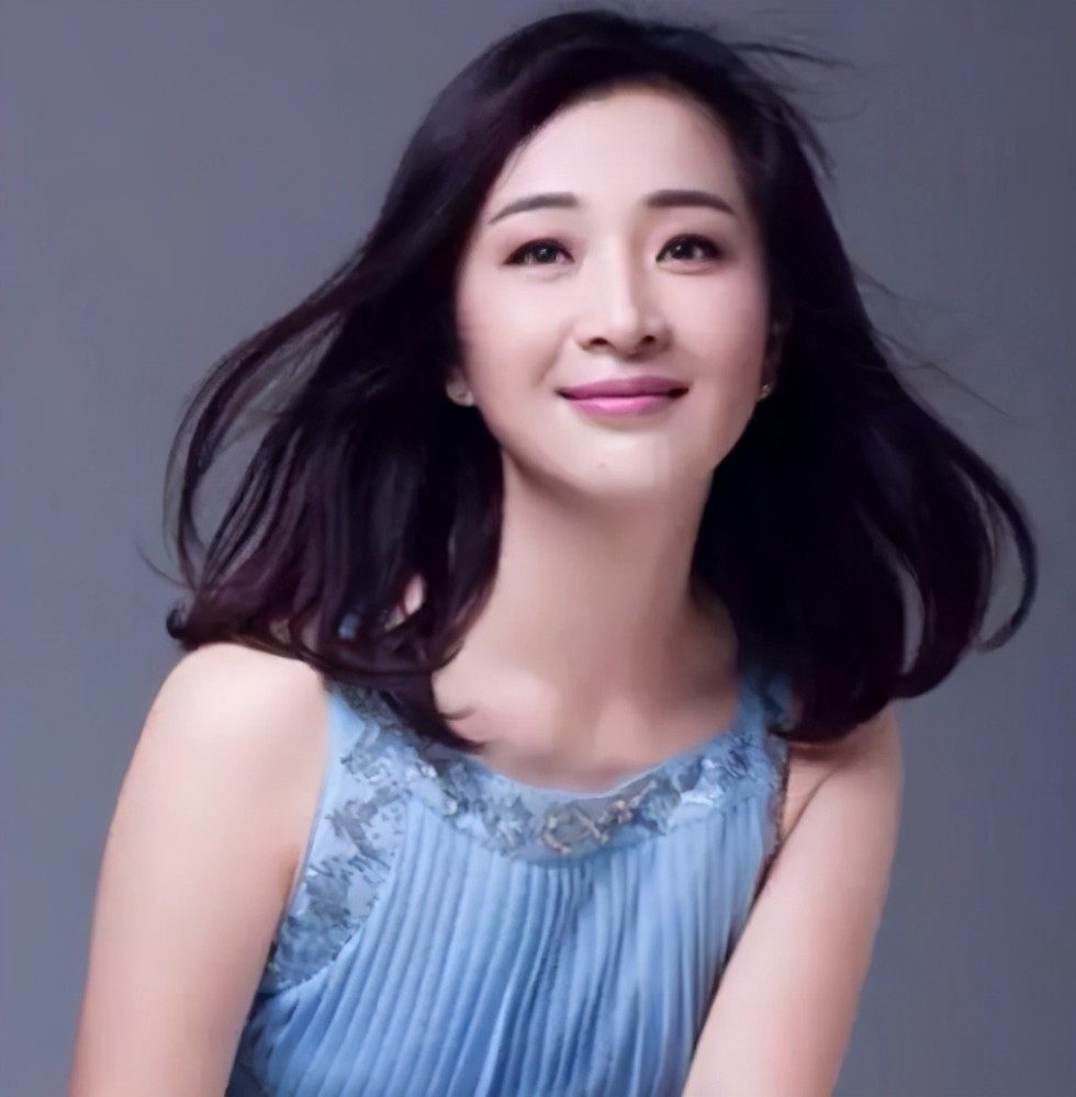 著名演员杜珺与张嘉译离婚我从没后悔过