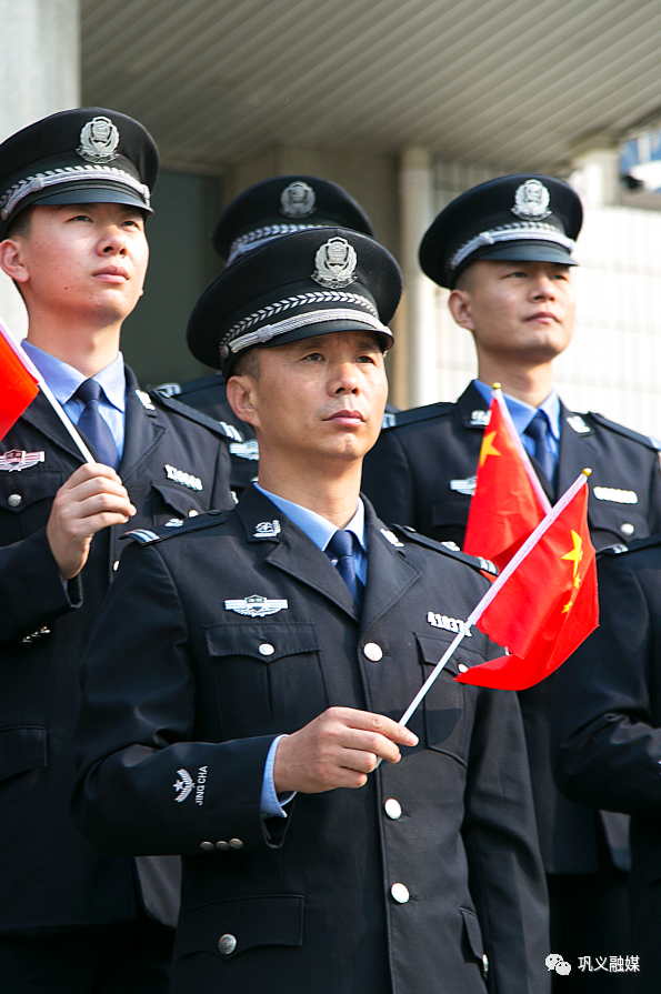 又是河南法警20秒救下落水儿童
