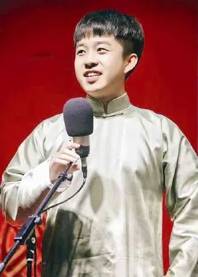 还有大家熟悉的德云社演员刘鹤春关鹤柏,孙九芳马霄戎,樊霄堂张博帅等