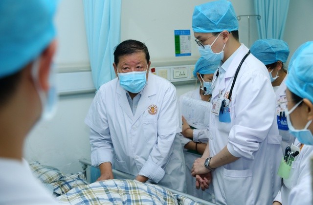 国医大师沈宝藩的东莞48小时见证一座高水平中医院的建设之路