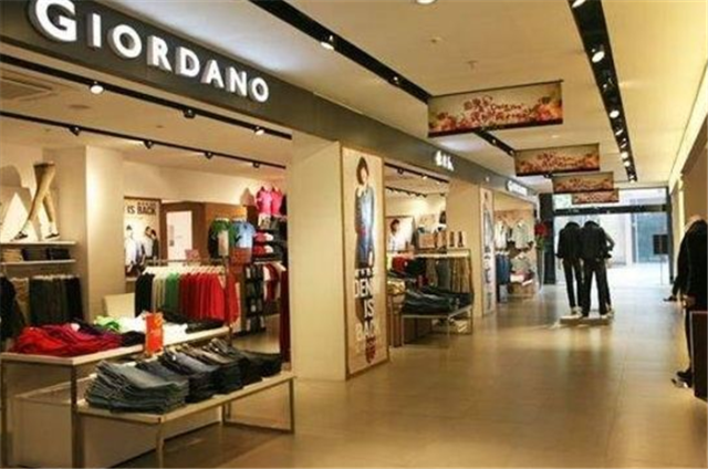 三线品牌女装排行榜_昔日的中国服饰名牌,已沦为三线品牌,如今甚至被年轻人所嫌弃(2)