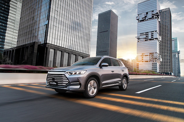 比亚迪第二代宋pro上市928万起售搭配15t发动机底气十足