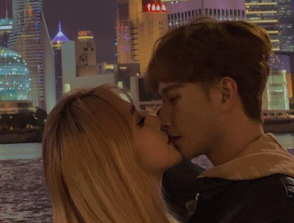 刘洲成发文声称抚养费已给还用拳头警告前妻态度嚣张让人愤怒