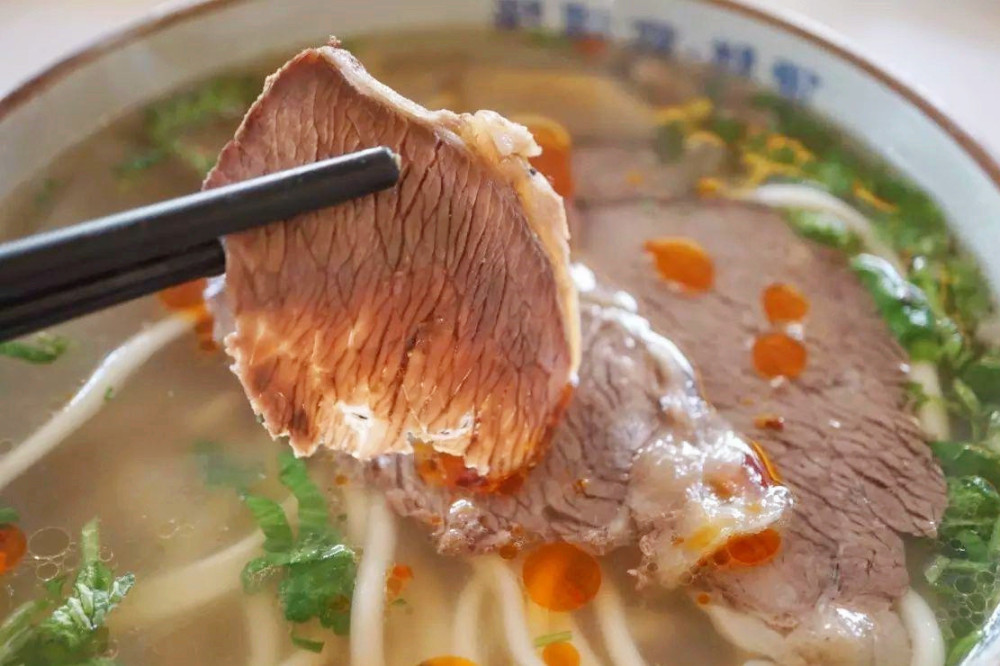 兰州牛肉拉面一整头牛450斤牛肉到底能做几碗面