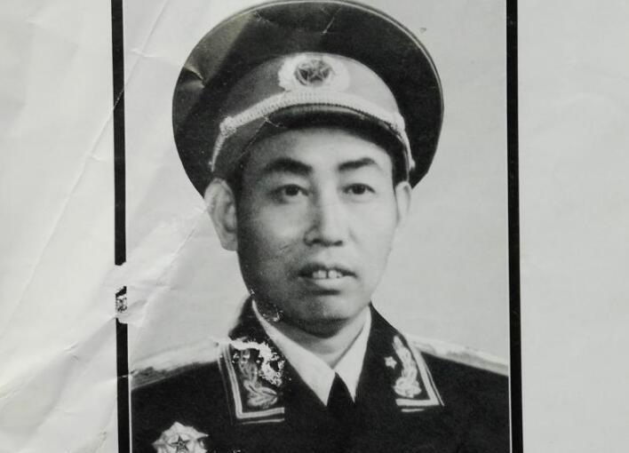 在解放战争中,黄振棠一直是旅级干部,直到1949年才升任第一野战军第