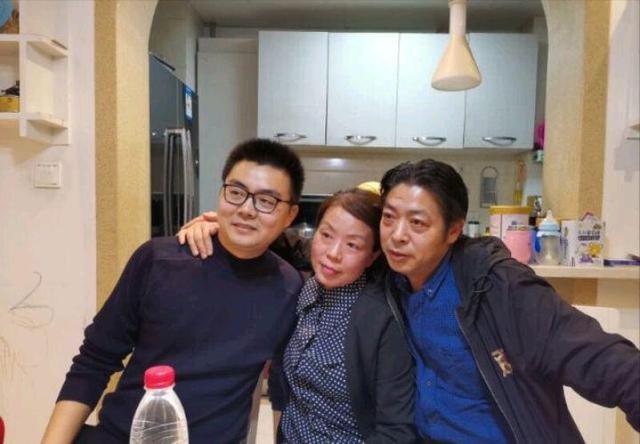杜新枝曾对寻亲上门的姚爸诈称郭威早夭若非巧遇几乎失之交臂