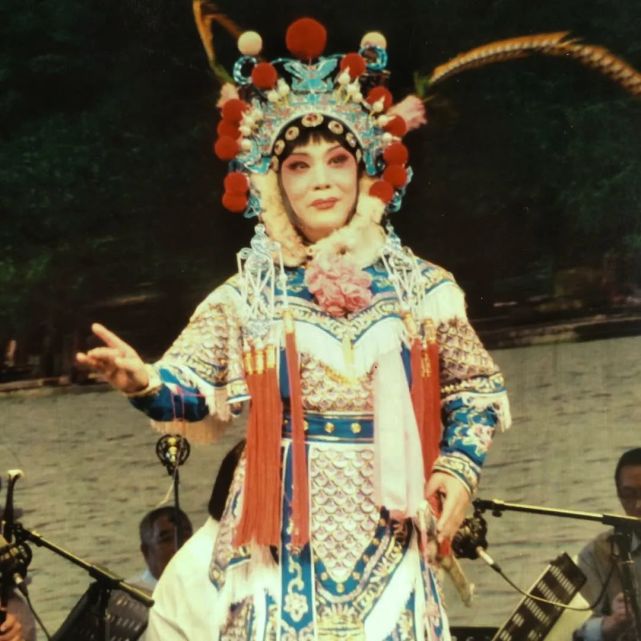 相约一起看戏15河北梆子哪吒选段见塑像