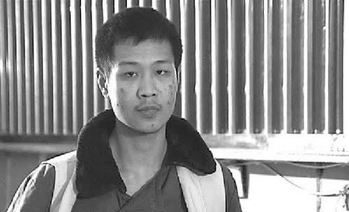 方伟召,出生于1965年,河南省禹州市人,他从小在农村长大,深谙唯有努力