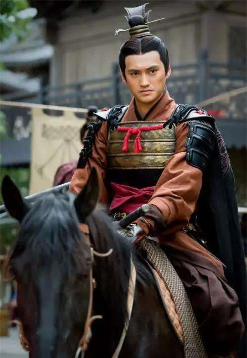 王莽为何被质疑是穿越者看他杀光儿子的举动和这些发明就懂了