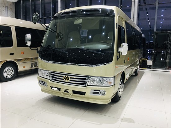 丰田考斯特9座商务空间够不够大