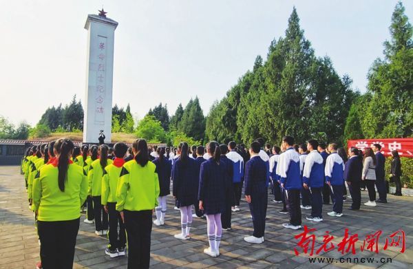 金宝镇的革命烈士纪念碑南充日报社全媒体记者 祝真珍 文/图土地革命