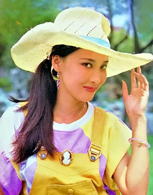 80年代影坛6对姐妹花龚雪比妹妹漂亮麦小琴比姐姐更加楚楚动人
