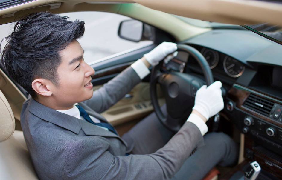 為什麼領導會開車,公司依然花錢給他配司機?