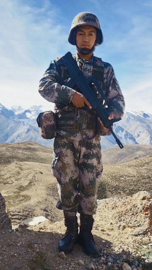 玉树党史故事我曾是英雄团长祁发宝手下的一个兵记曲麻莱县退伍军人多