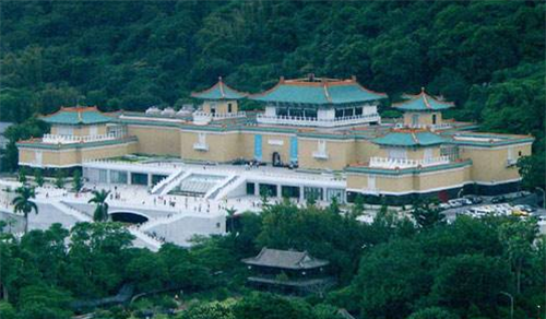 日本女孩在故宫发现一幅壁画 看后惊呼 怎么和我长得一模一样