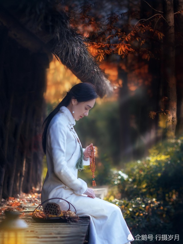 淡然的女人总是给人以淡淡的味道给人以宁静之美