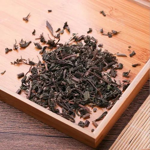 白发转乌的方子,两味中药代茶饮,一个特效穴,补虚又乌发!