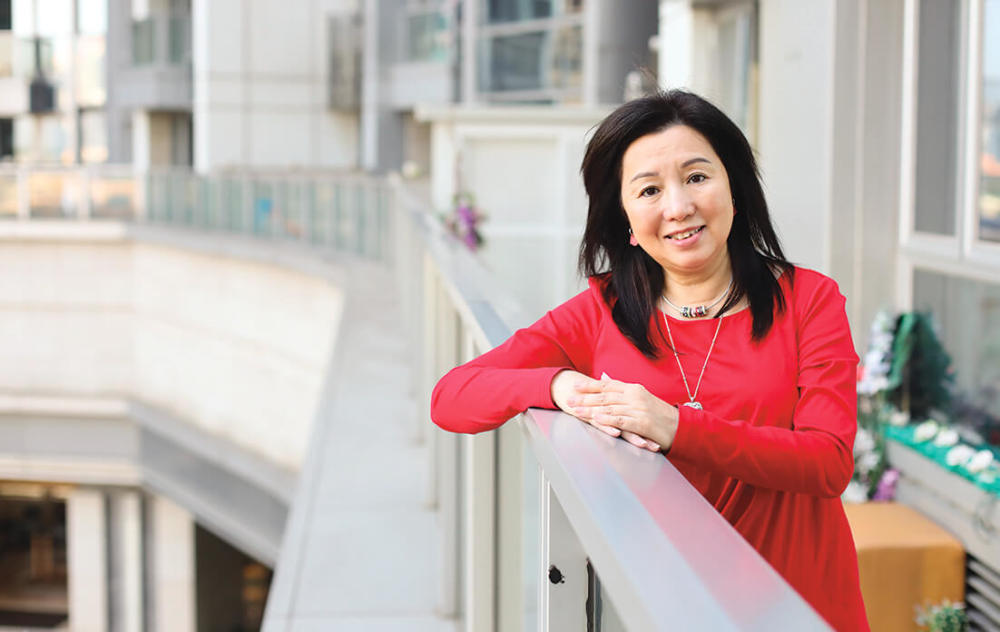 梅小青梅小惠为89岁妈妈庆生大牌老公罕现身曾捧红吴孟达