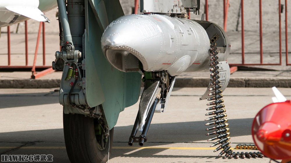 图说苏联机炮吊舱的演变与发展炮身可向下偏转避免进入俯冲