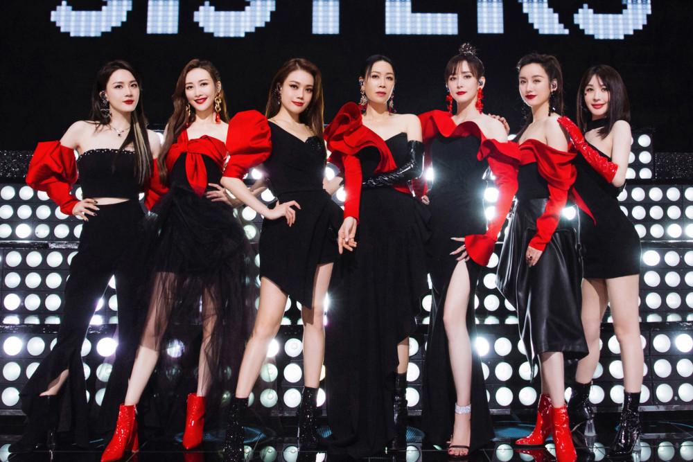 浪姐2那英组赢得了现场观众周笔畅组赢得了网友