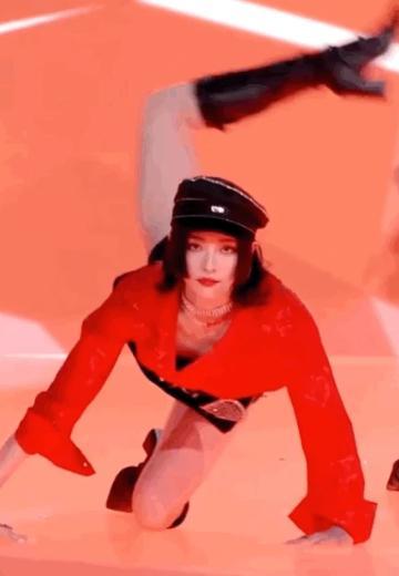 许佳琪的蝎子摆尾火了表演风格燃炸舞台网友惊艳到了