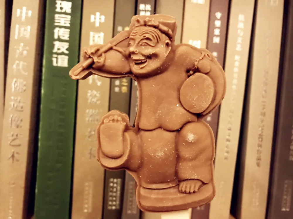 东汉时的击鼓说唱俑图源:笪颢天图源:国家博物馆西汉时的错金银云纹