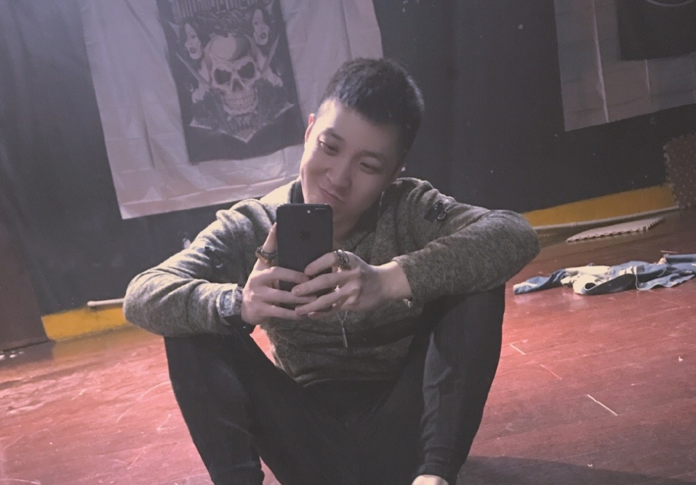 网红王小国高调入驻外站直播人气破万原平台各大主播前往连麦