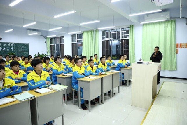 家长:老师推荐孩子去衡水志臻中学或河间英华学校,去还是不去?