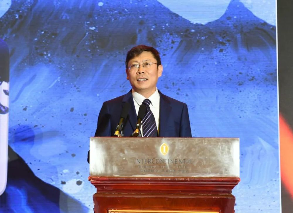 张玉峰张玉峰讲解了三年打造"1 4 4",即以山西为核心市场,以河北