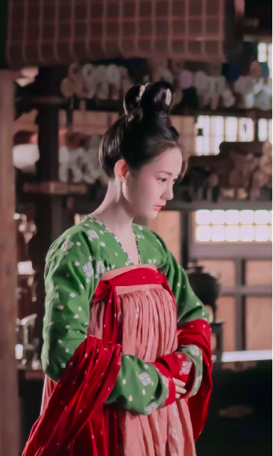 骊歌行来了72岁潘迎紫扮演万贵妃说她30岁都不为过