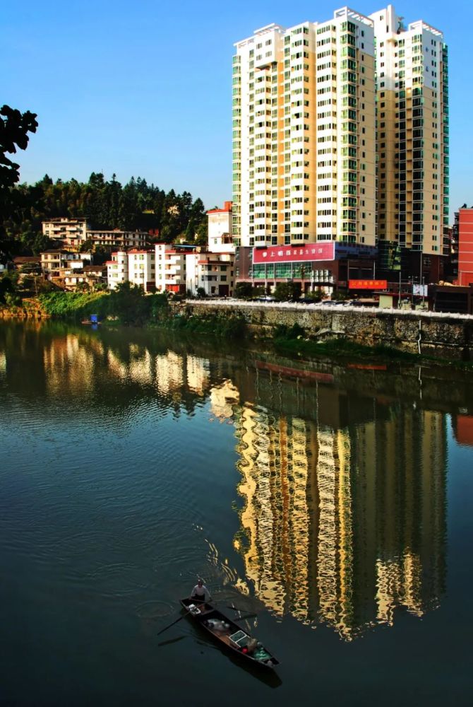 清流县房地产市场交易呈现快速上升态势,2009年当年城区房地产市场