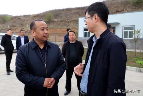 4月12日,省住建厅村镇处三级调研员刘新政一行深入