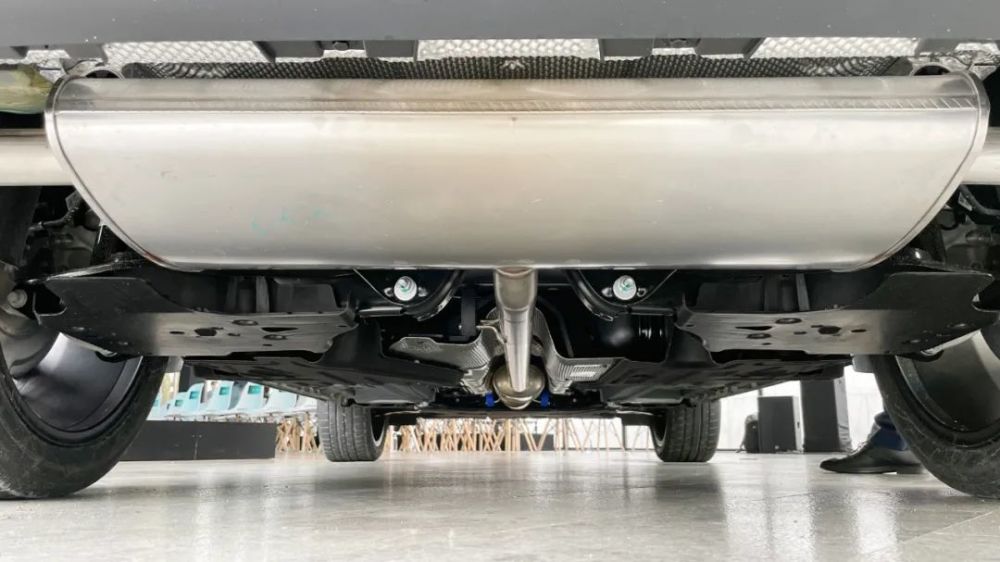 底盘方面,星越l使用了吉利和沃尔沃联合研发的cma架构,悬挂形式为前