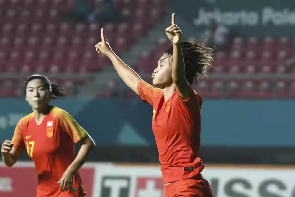 王霜2球1助绝杀韩国,贾秀全看不起之人封神!