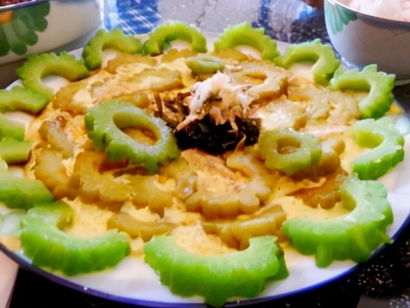 嫌苦瓜苦那是因为你不会做教你这道苦瓜蒸蛋家里孩子抢着吃