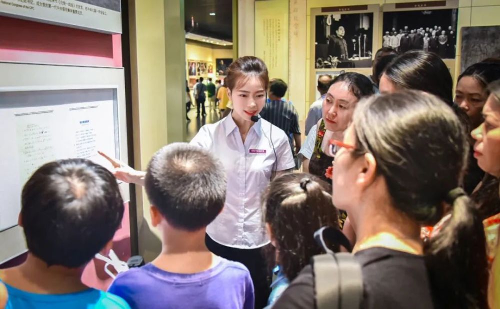 到现在普及为所有游客服务,到目前为止依然是博物馆重要的导览讲解