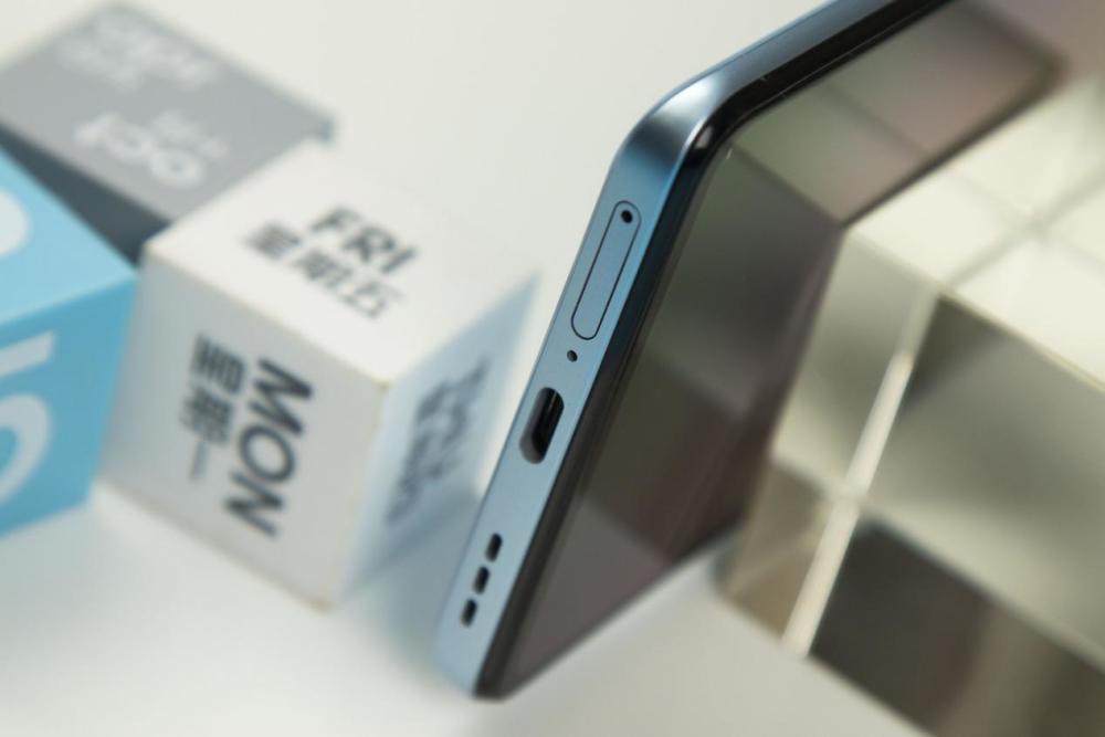 独立显示芯片打破帧率天花板 iqoo neo5手机评测