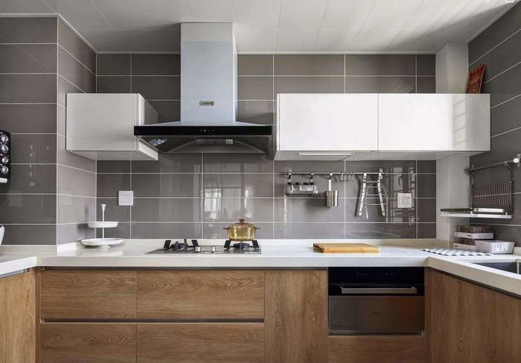 带有开关的插座真心安全!厨房装修的4大技巧,聪明人都这么做