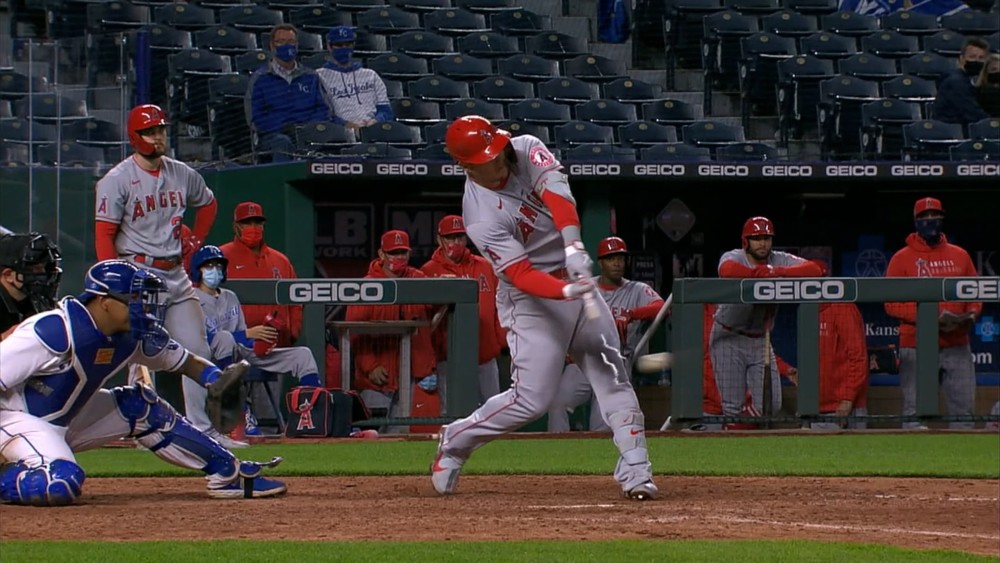 大谷翔平击球初速突破天际 119mph比肩两位怪力男_腾讯新闻