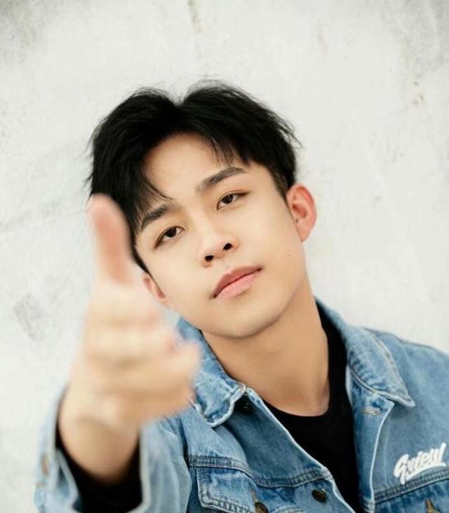 众所周知,德云社赐字是依照进社时间排序的,但是当时张九龄年龄太小