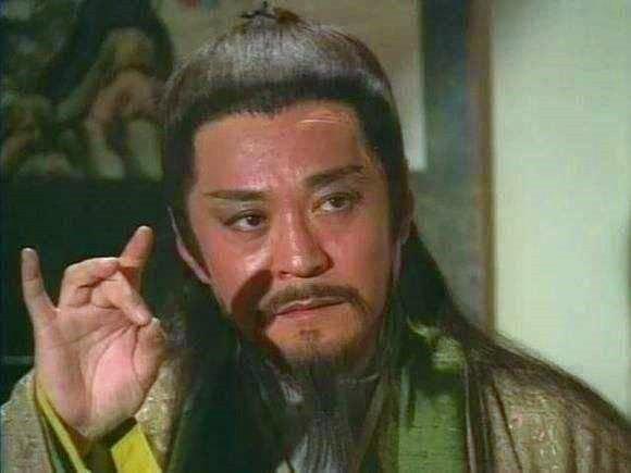 05贪求无厌,反失所有:岳不群我并不认为一开始岳不群就抱有很大的野心