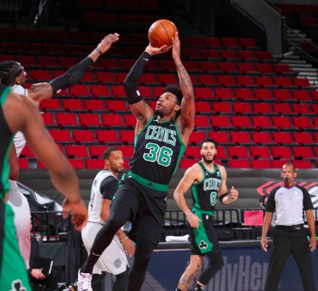 NBA疯狂一战，6人得分20＋！利拉德里程碑输球，安东尼爆发