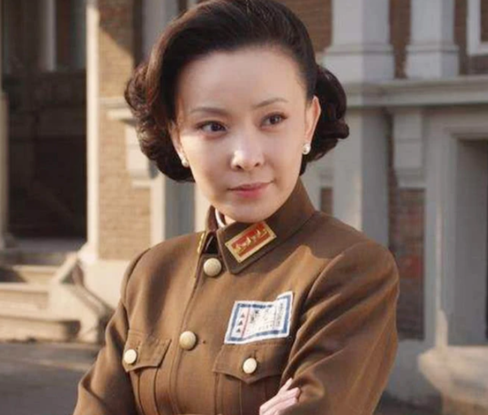 还被导演李文岐发现,并且拍摄了人生第一部作品《黑土》